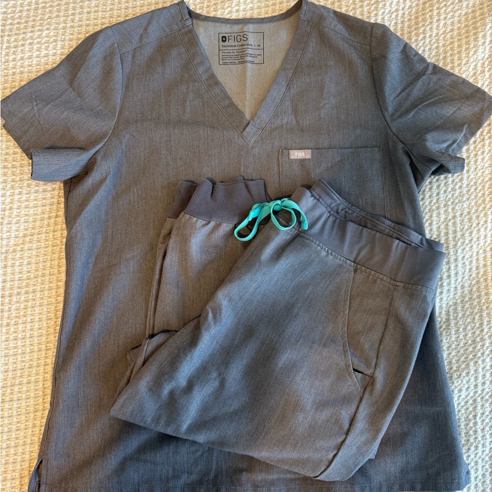 Figs scrubs.